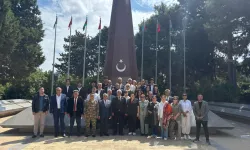 Bakü'de Türk şehitleri unutulmadı