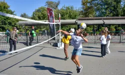 Bursa Heykel'de çocuk sesleri yükseldi