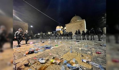 İsrail polisi, Mescid-i Aksa'ya saldırdı