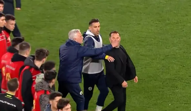 Mourinho'nun Okan Buruk'a Skandal Hareketi Dünya Basınında Manşet Oldu!
