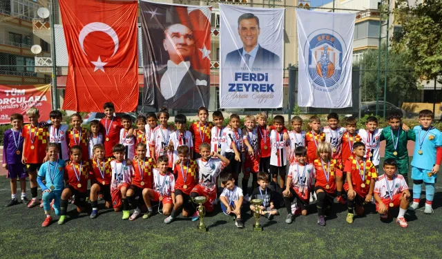 Efes Selçuk’ta Ferdi Zeyrek müsabakaları futbolseverleri buluşturdu