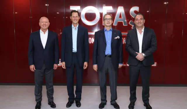 Stellantis ve Koç Holding üst yönetimi Tofaş Fabrikası’nı ziyaret etti