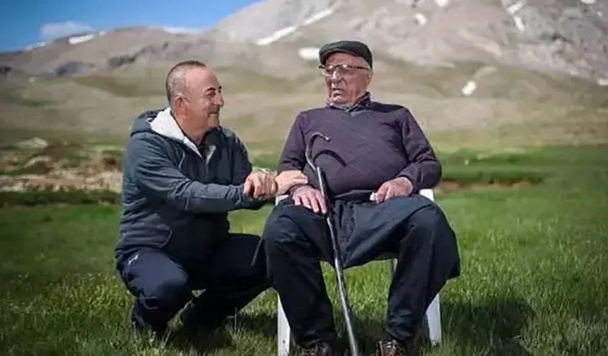 Eski Dışişleri Bakanı Mevlüt Çavuşoğlu'nun Acı Kaybı: Babası Osman Çavuşoğlu Vefat Etti