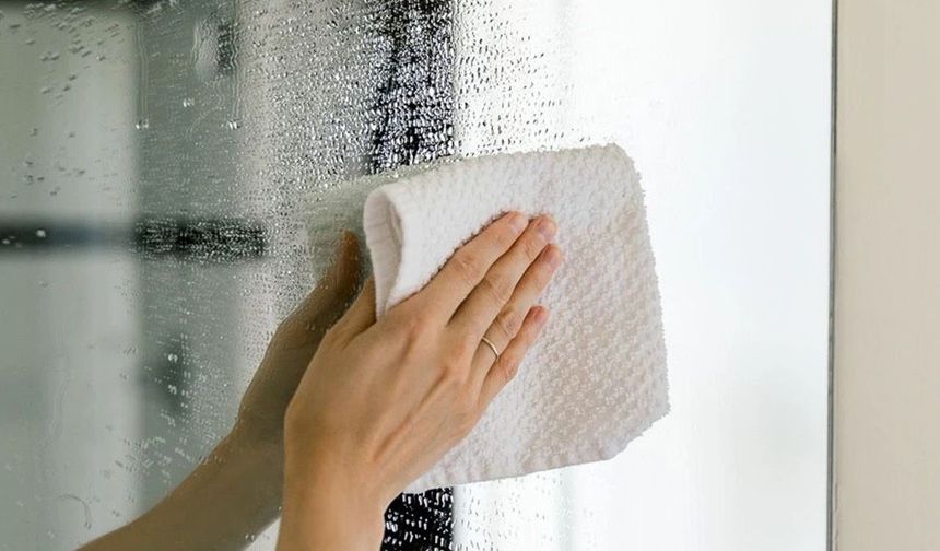 Leke derdi tarih oluyor! Uzmanlar aynaları ışıl ışıl yapmanın sırrı verdi