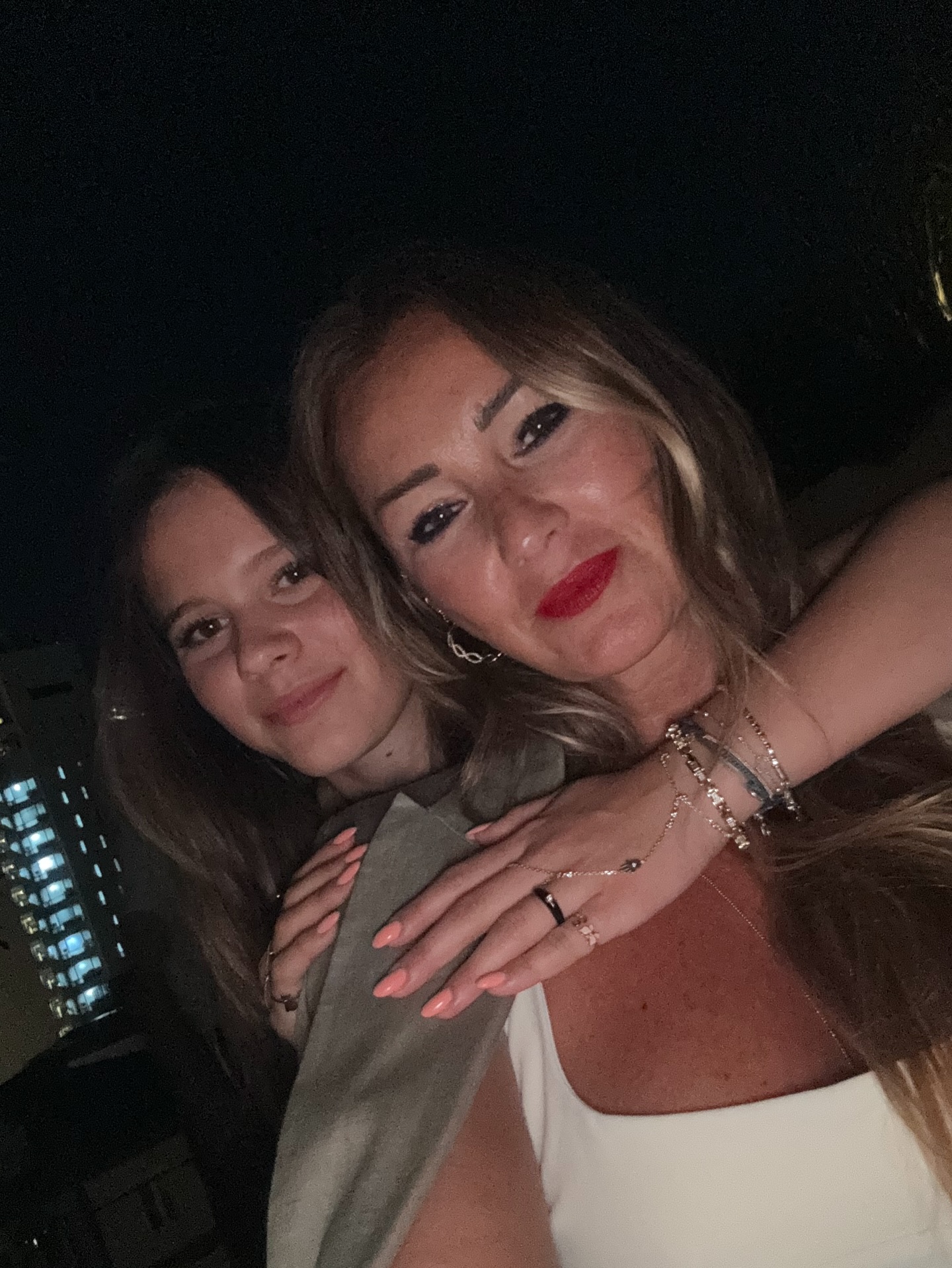 Pınar Altuğ Ve Kızı Su